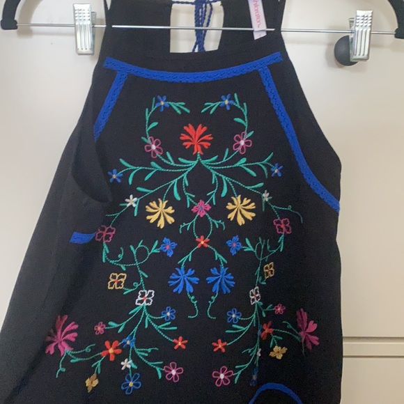 Matching top and bottom set - Picture 2 of 5